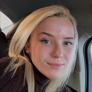 Meet your Posher, Carly